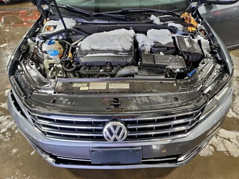 2016 VOLKSWAGEN PASSAT SE  