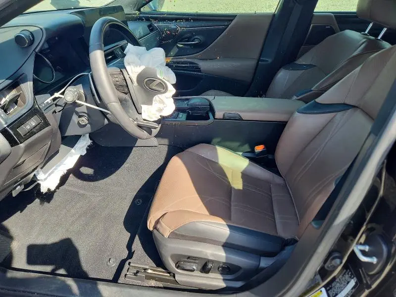 2022 LEXUS ES 300H ULTRA LUXURY  