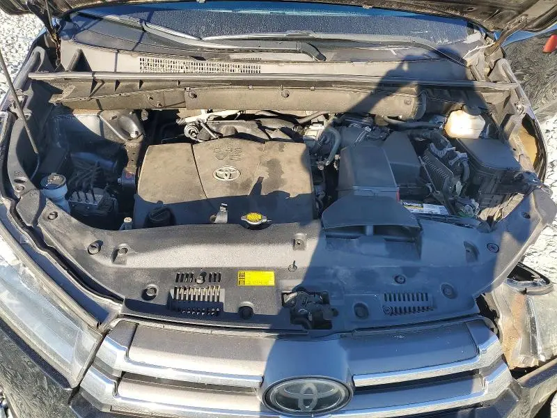 2017 TOYOTA HIGHLANDER LIMITED PLATINUM  