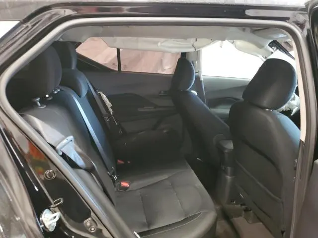 2024 NISSAN KICKS S