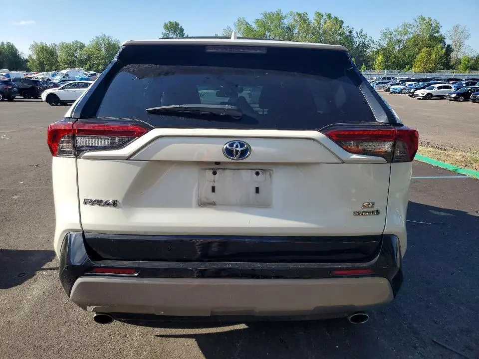 2022 TOYOTA RAV4 SE  