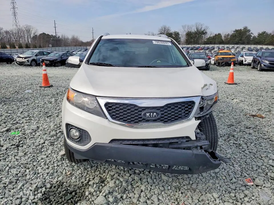 2011 KIA SORENTO BASE  