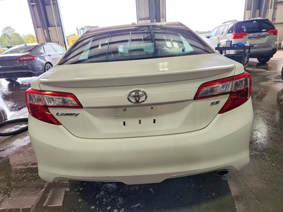 2012 TOYOTA CAMRY SE  