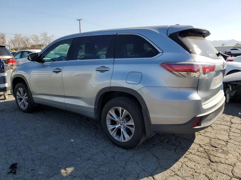 2016 TOYOTA HIGHLANDER LE  