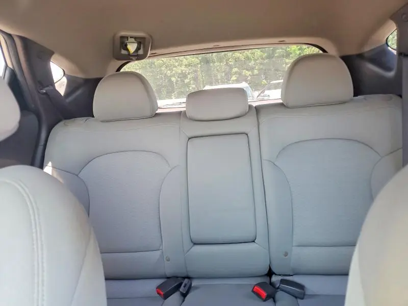 2011 HYUNDAI TUCSON GL  