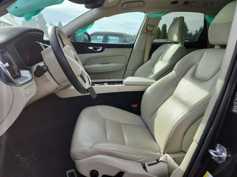 2018 VOLVO XC60 T5  