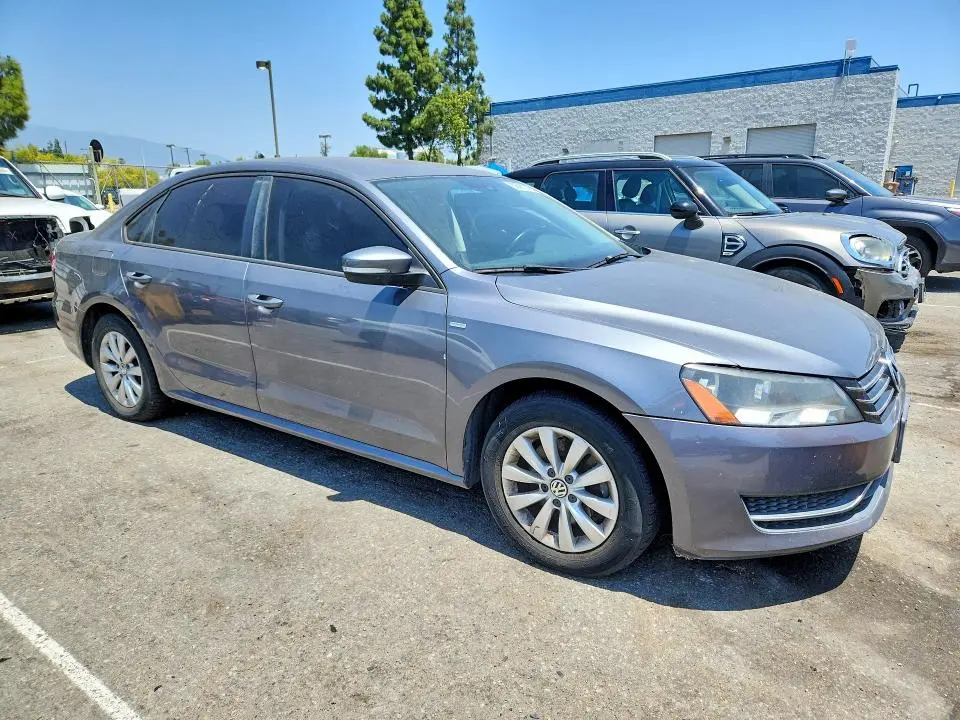2014 VOLKSWAGEN PASSAT S  