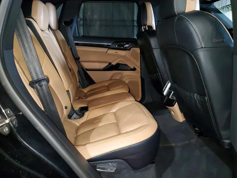 2016 PORSCHE CAYENNE S  