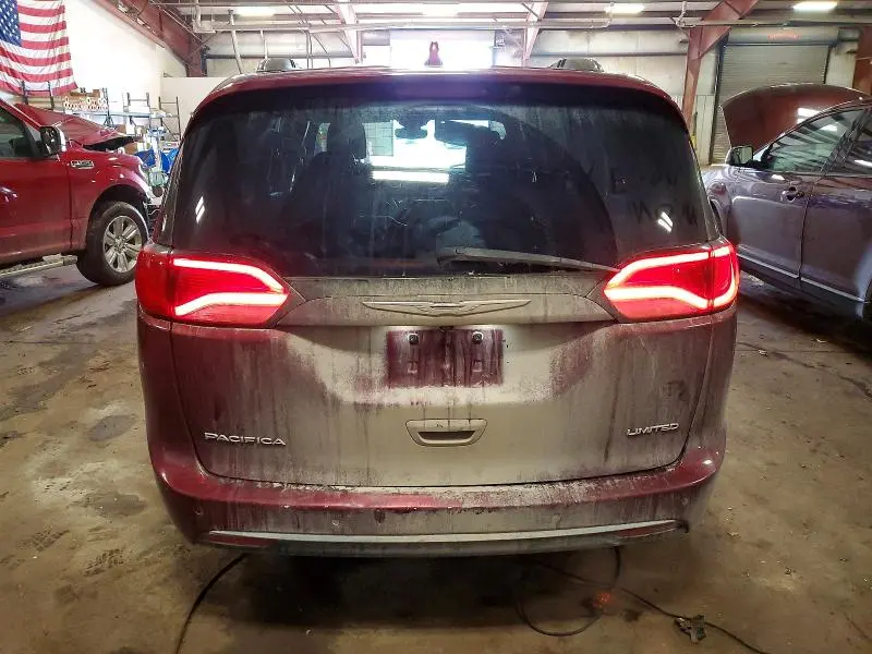 2017 CHRYSLER PACIFICA LIMITED  