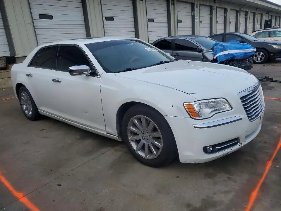 2013 CHRYSLER 300C   