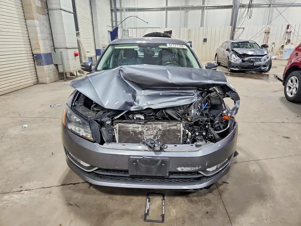 2015 VOLKSWAGEN PASSAT S  