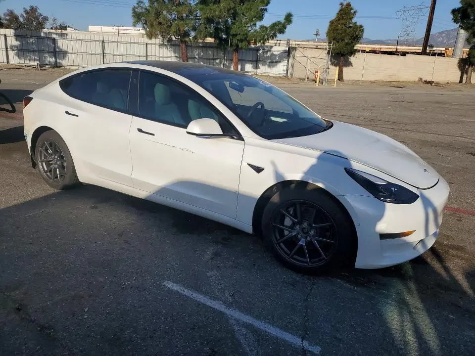 2021 TESLA MODEL 3   