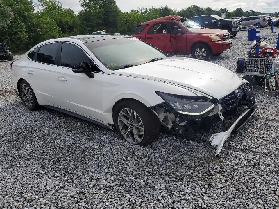 2022 HYUNDAI SONATA SEL  
