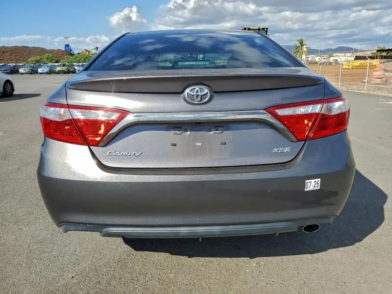2016 TOYOTA CAMRY LE  