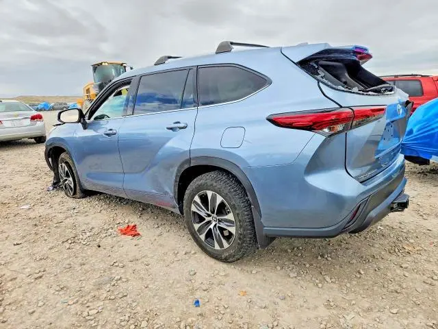 2022 TOYOTA HIGHLANDER XLE  
