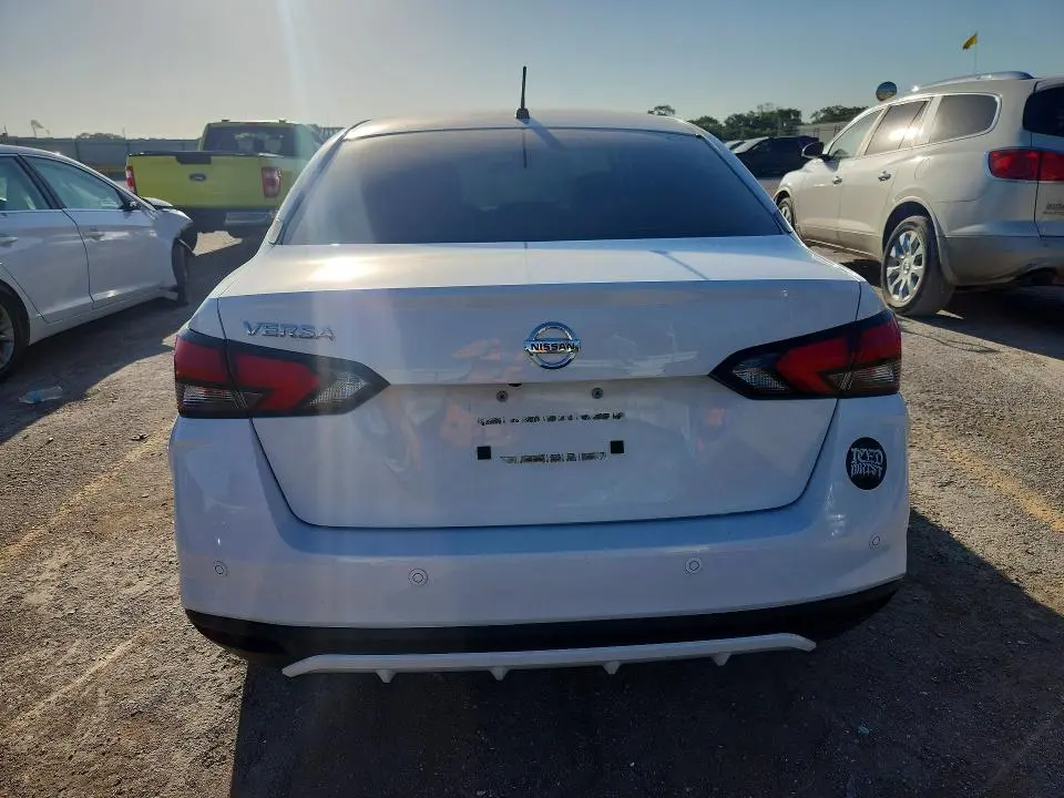 2020 NISSAN VERSA S  