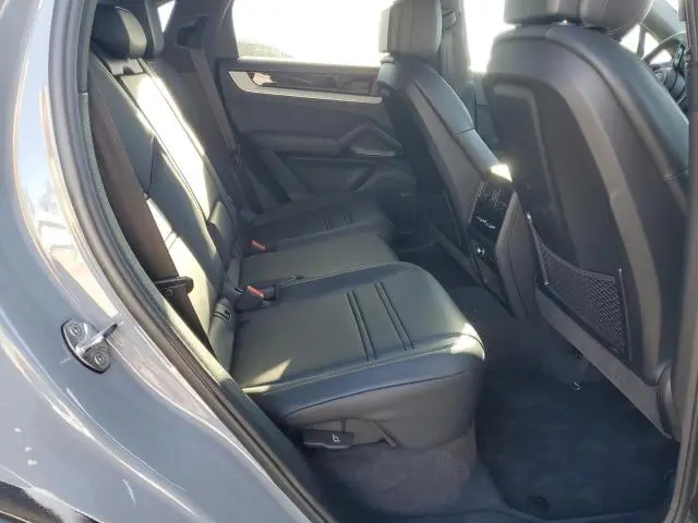 2025 PORSCHE CAYENNE COUPE  