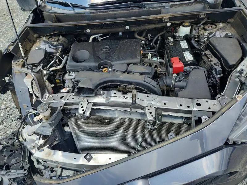 2021 TOYOTA RAV4 XLE  
