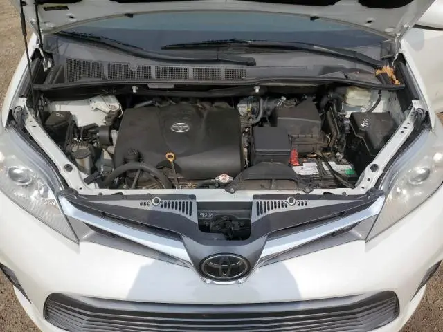 2018 TOYOTA SIENNA XLE  