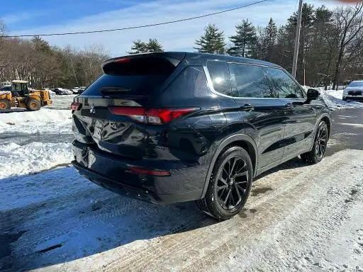 2022 MITSUBISHI OUTLANDER SE  