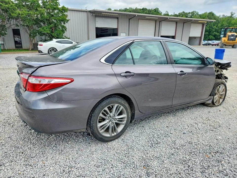 2017 TOYOTA CAMRY SE  