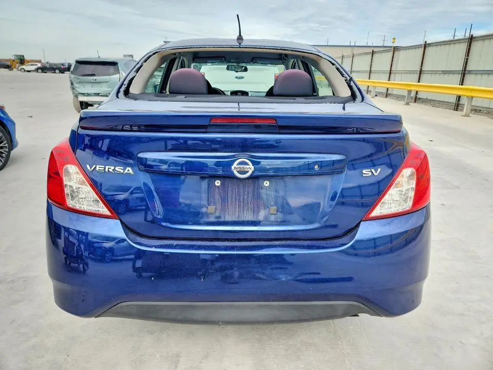 2018 NISSAN VERSA SV  