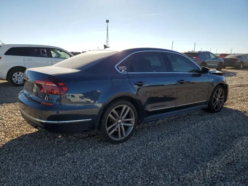 2019 VOLKSWAGEN PASSAT SE R-LINE  