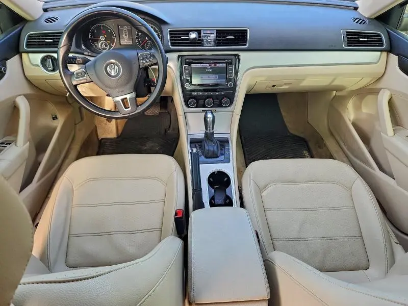 2013 VOLKSWAGEN PASSAT SE  