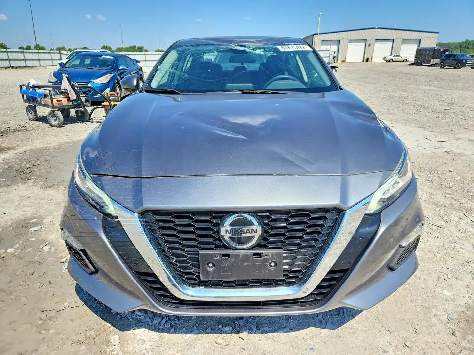 2021 NISSAN ALTIMA SV  