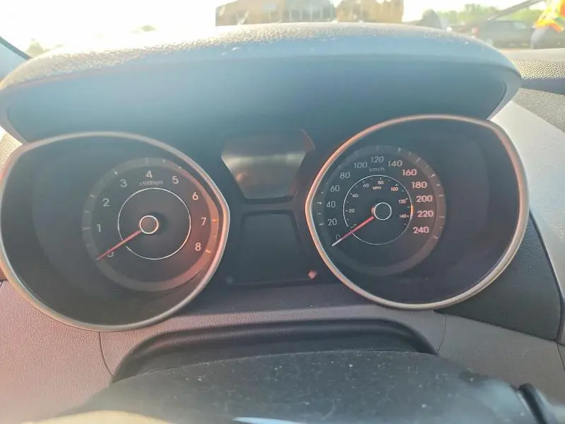 2013 HYUNDAI ELANTRA GL  