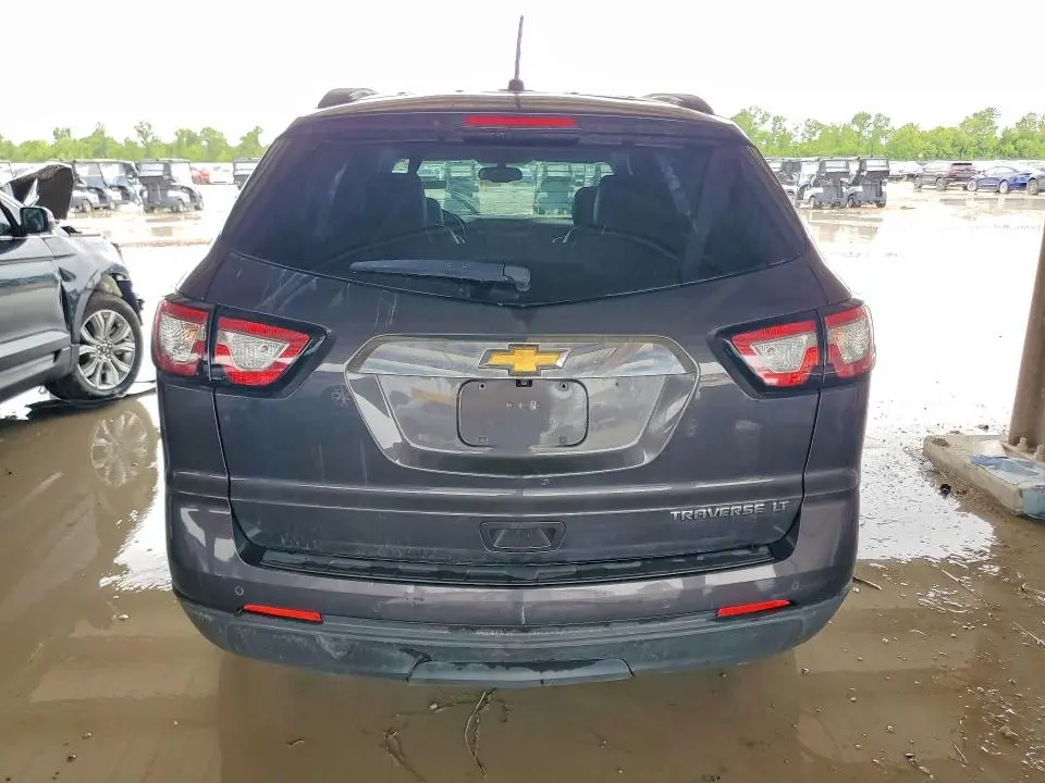 2015 CHEVROLET TRAVERSE LT  