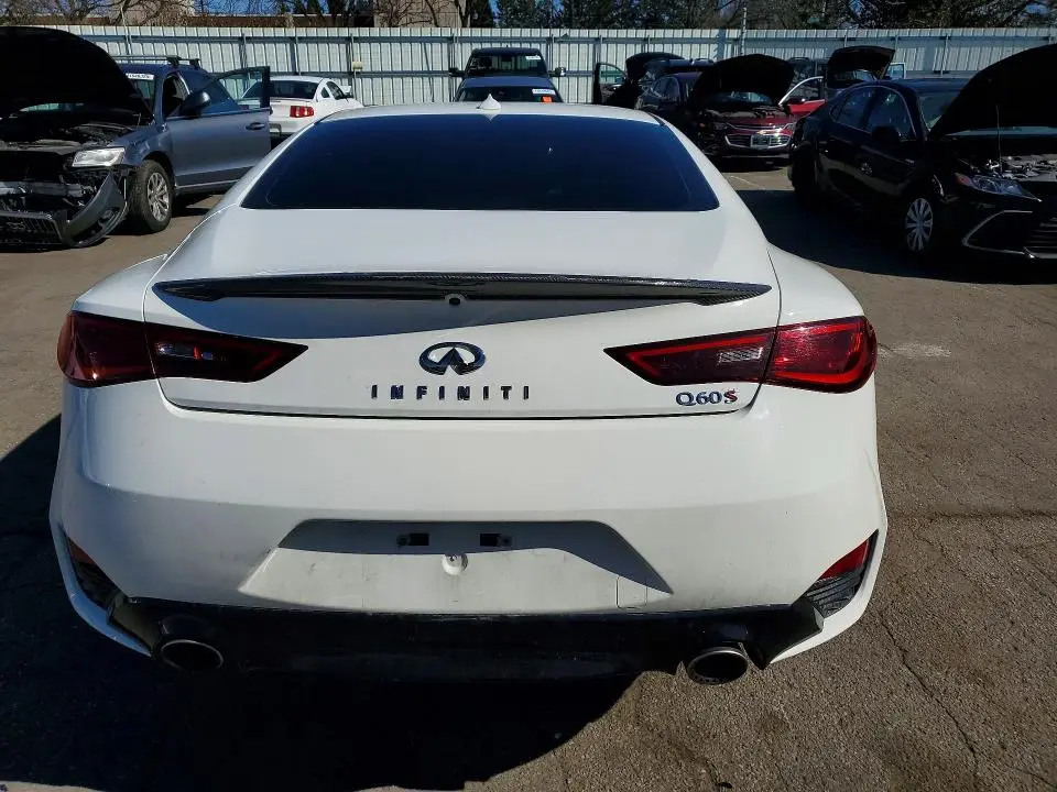 2017 INFINITI Q60 RED SPORT 400  