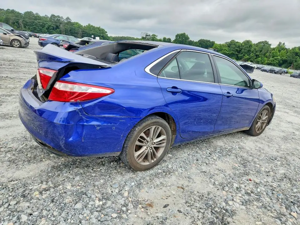 2015 TOYOTA CAMRY SE  