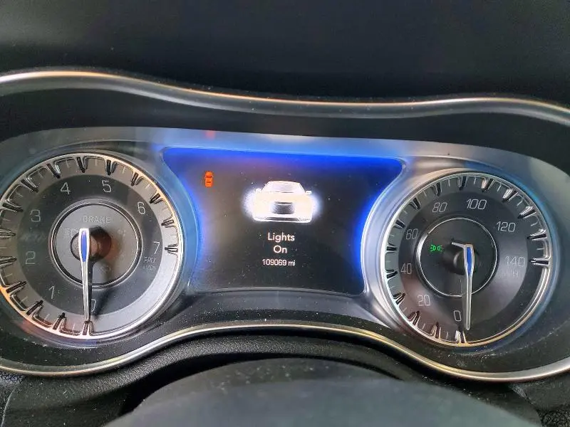 2015 CHRYSLER 300 LIMITED  
