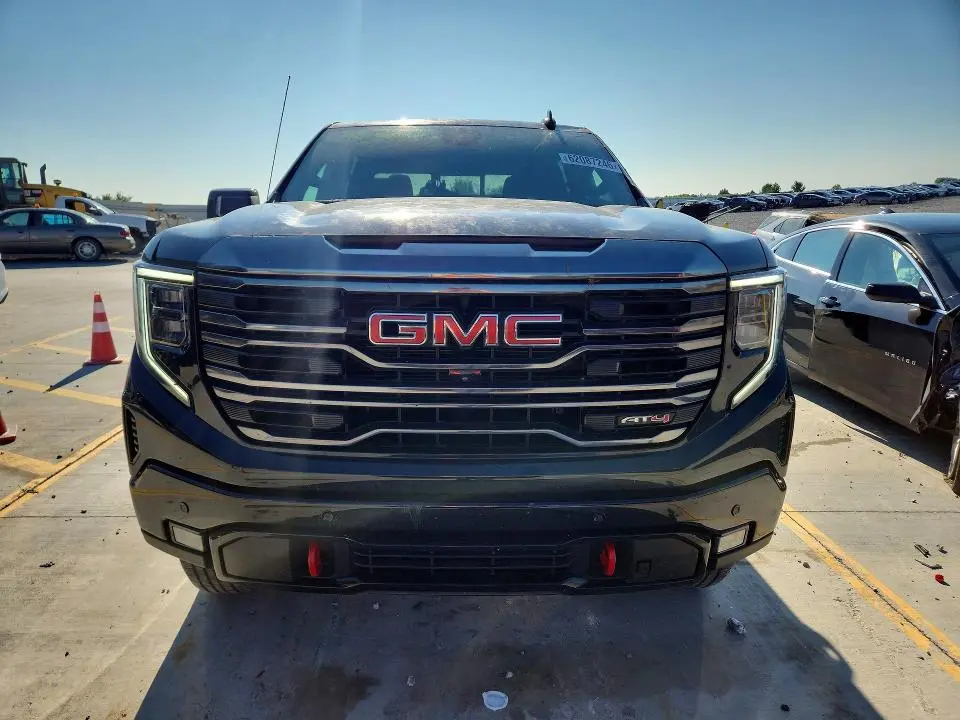 2023 GMC SIERRA K1500 AT4  