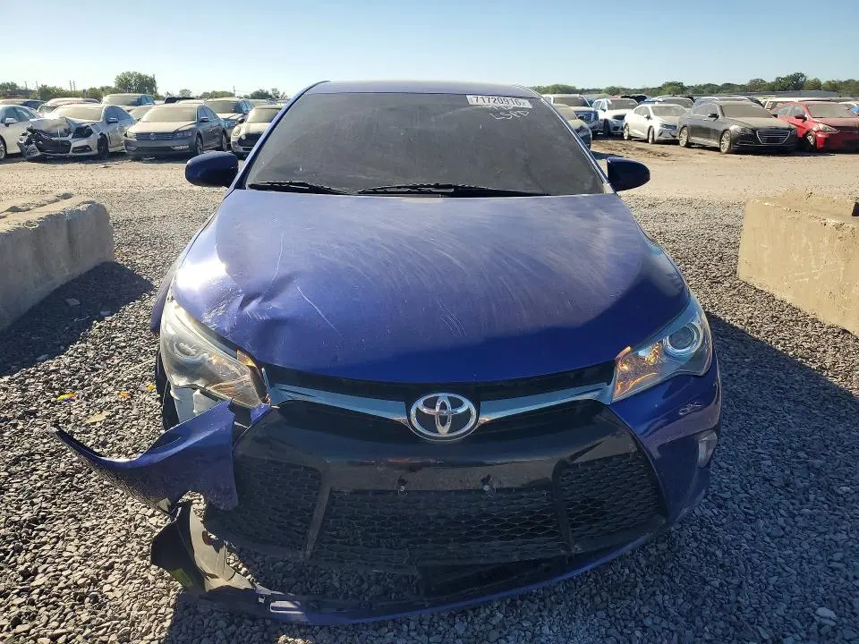2016 TOYOTA CAMRY SE  