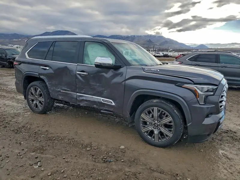 2025 TOYOTA SEQUOIA SR5  