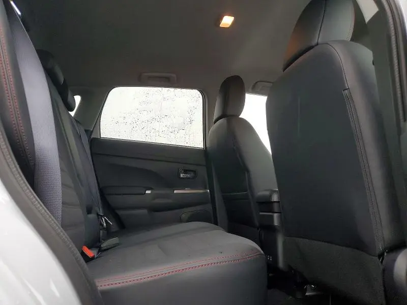2026 MITSUBISHI RVR SE  