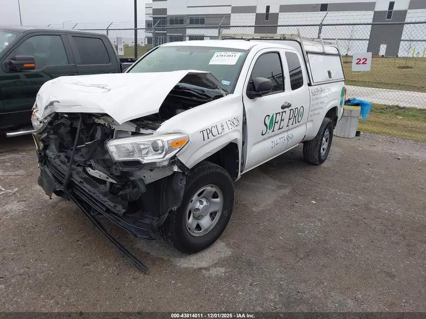 2017 TOYOTA TACOMA SR