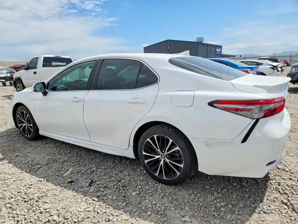 2019 TOYOTA CAMRY SE  