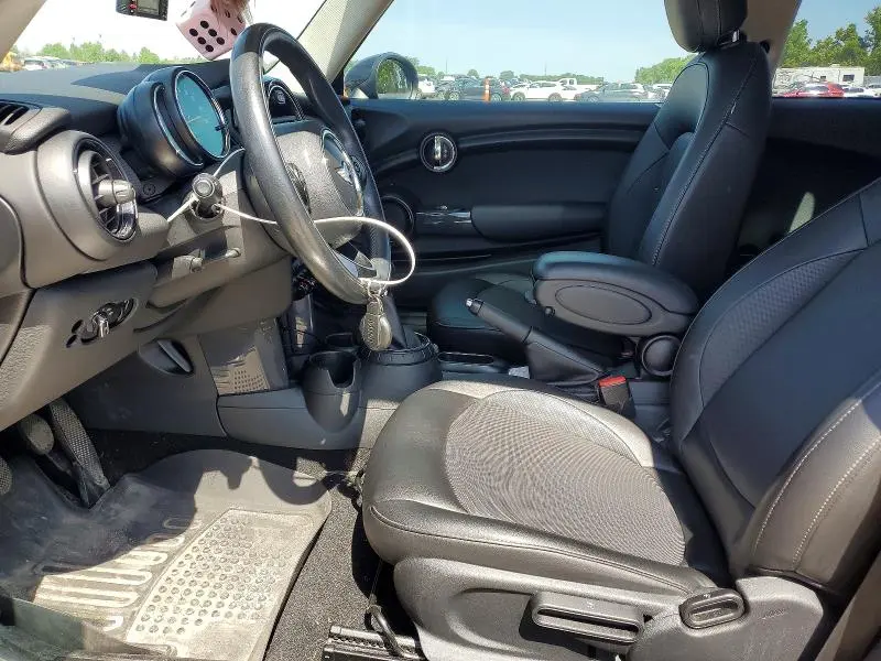2015 MINI COOPER   
