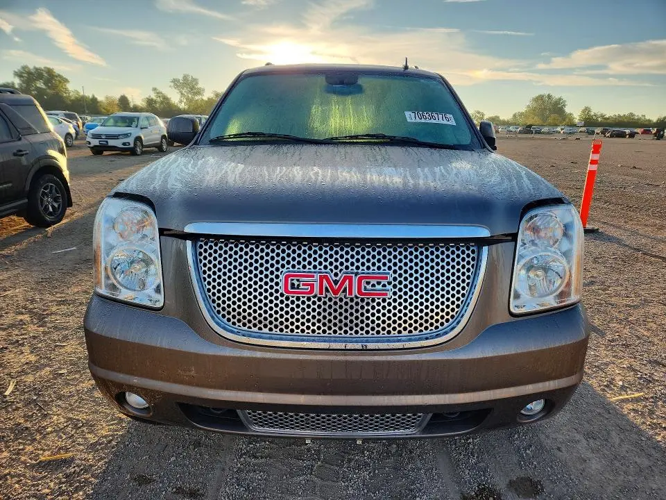 2011 GMC YUKON XL DENALI  