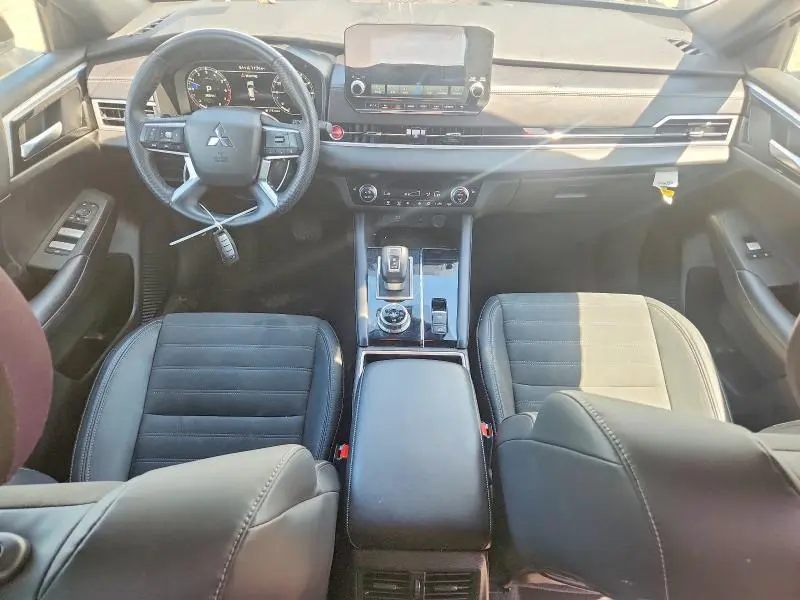 2023 MITSUBISHI OUTLANDER SE  