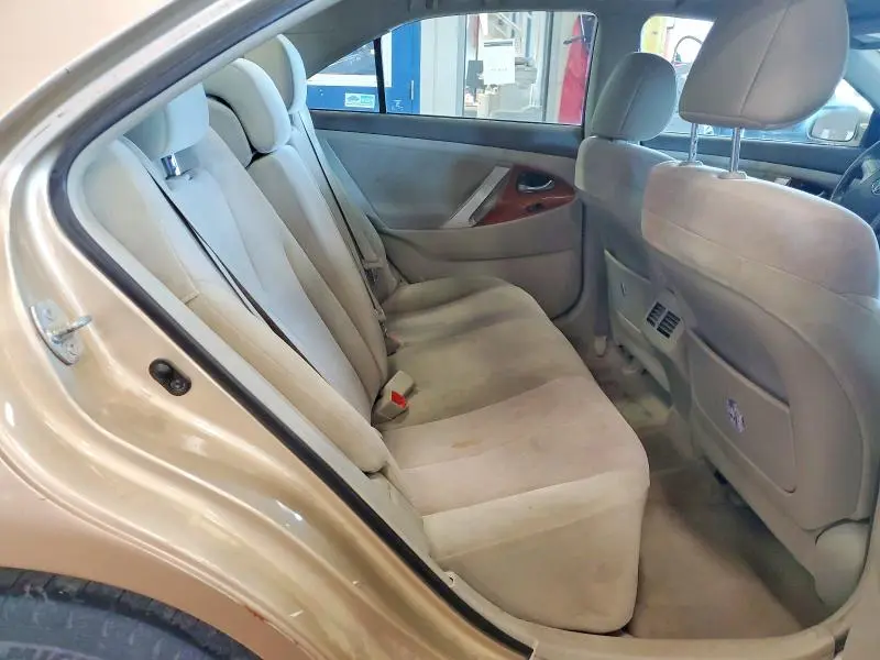 2011 TOYOTA CAMRY XLE  