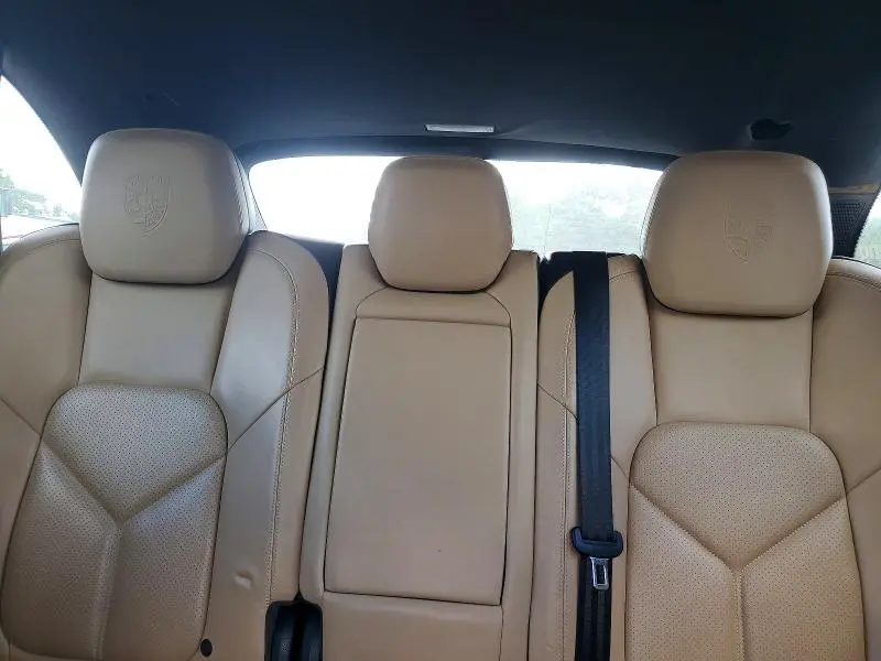 2014 PORSCHE CAYENNE   