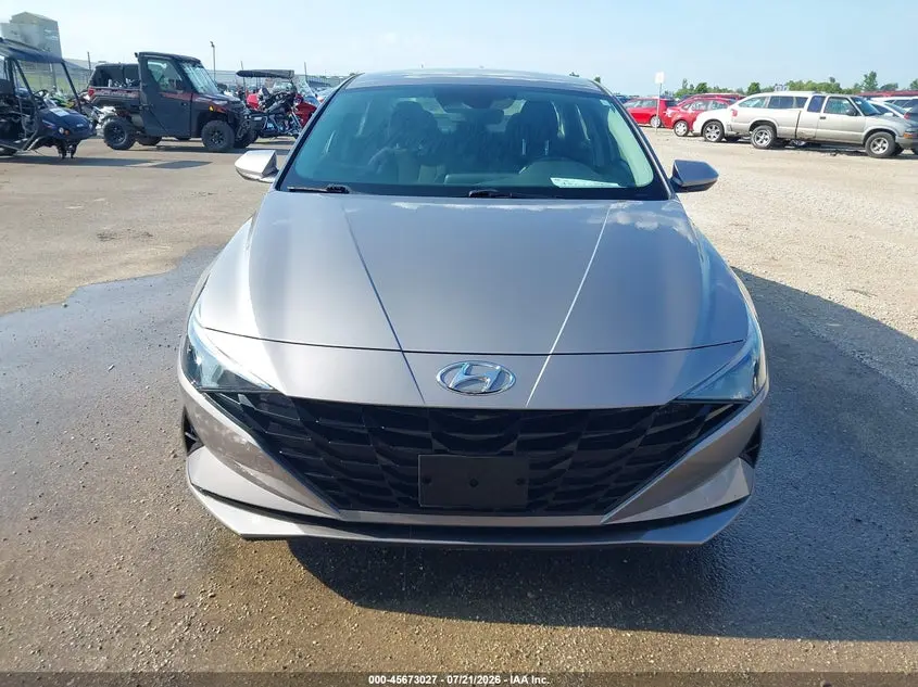 2023 HYUNDAI ELANTRA SE