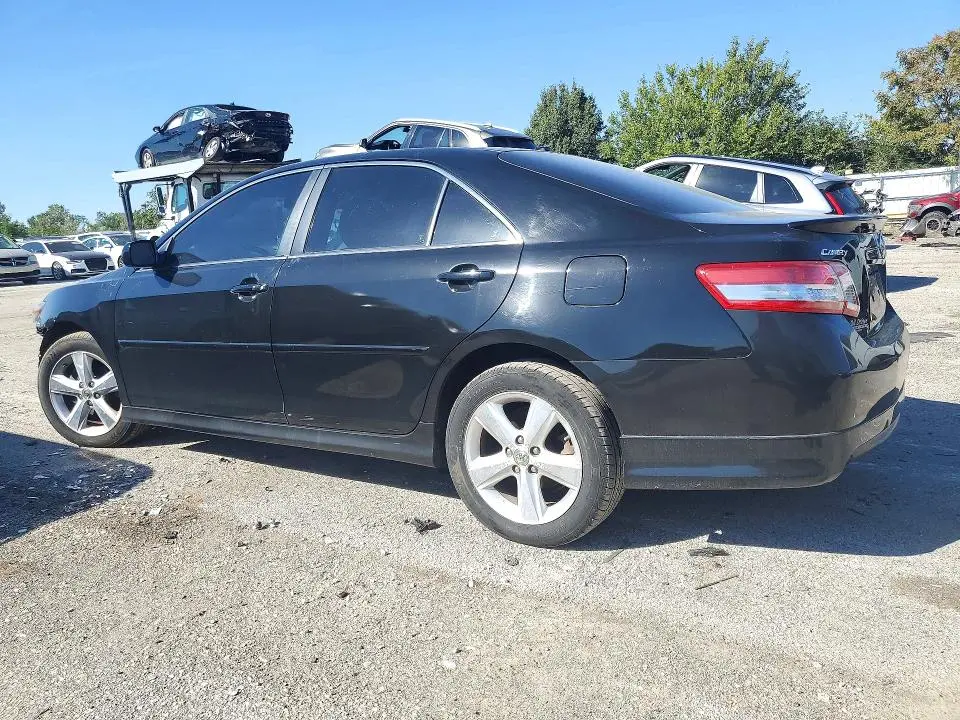 2011 TOYOTA CAMRY SE  