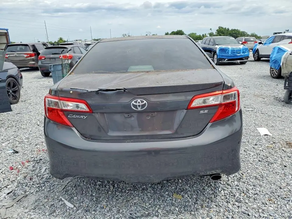 2013 TOYOTA CAMRY SE  
