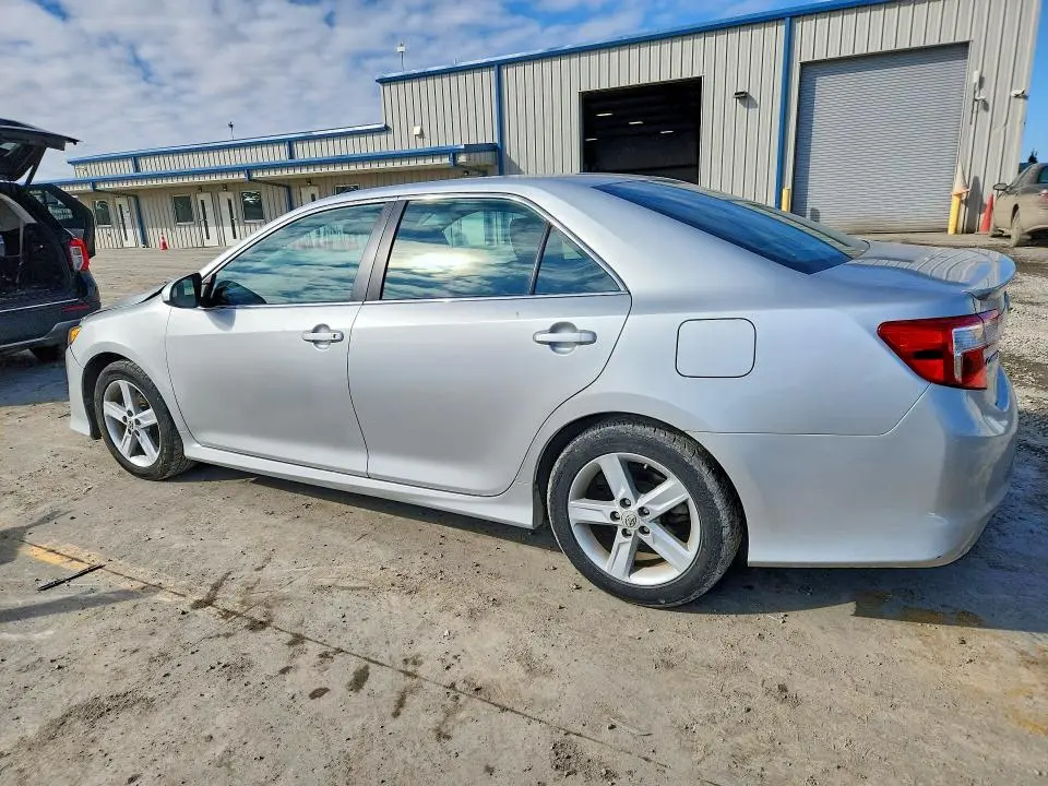 2012 TOYOTA CAMRY SE  