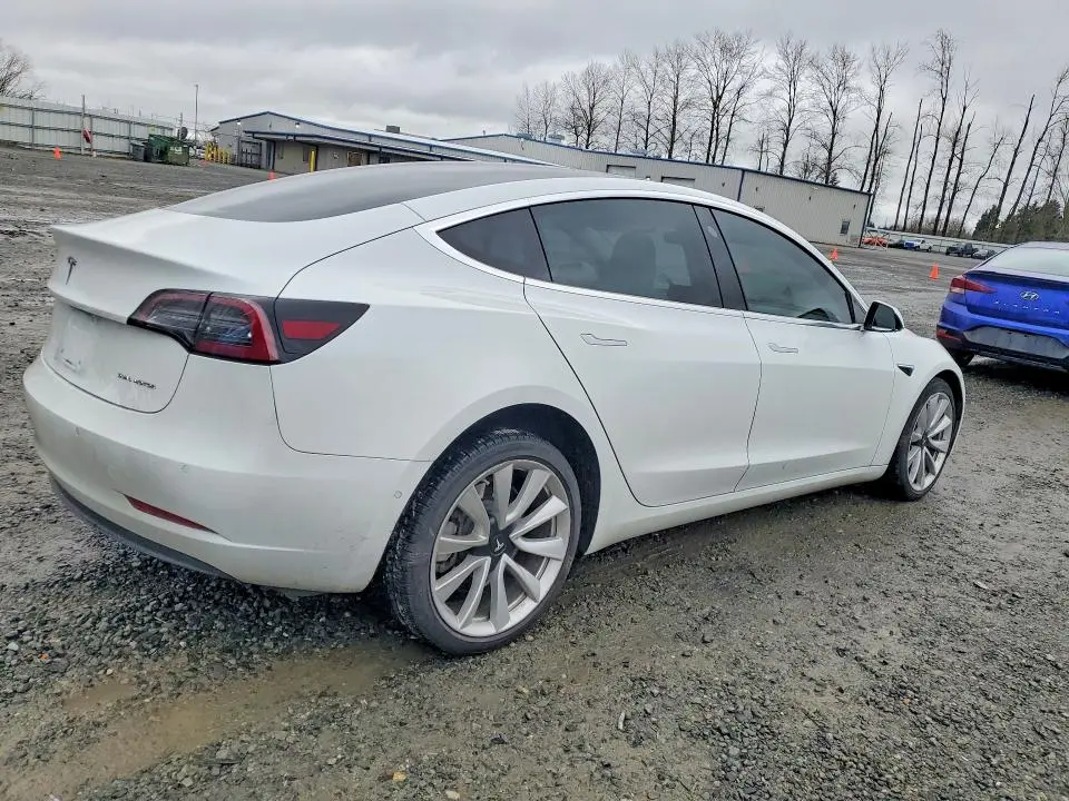 2018 TESLA MODEL 3   